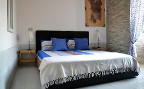 Via Marina 19 - Casa sul mare.